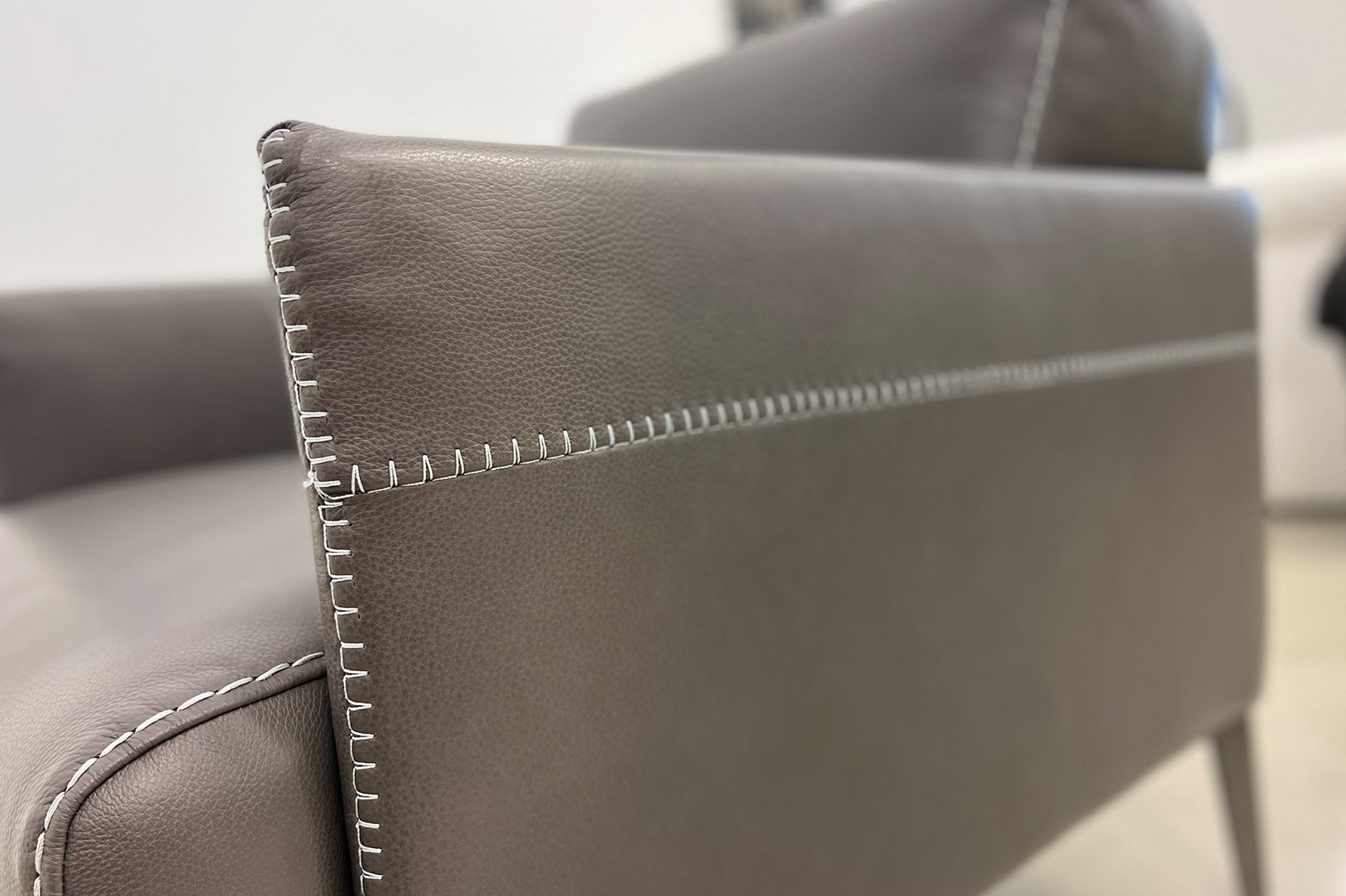 NB1026 DARK GREY LEATHER CHAIR