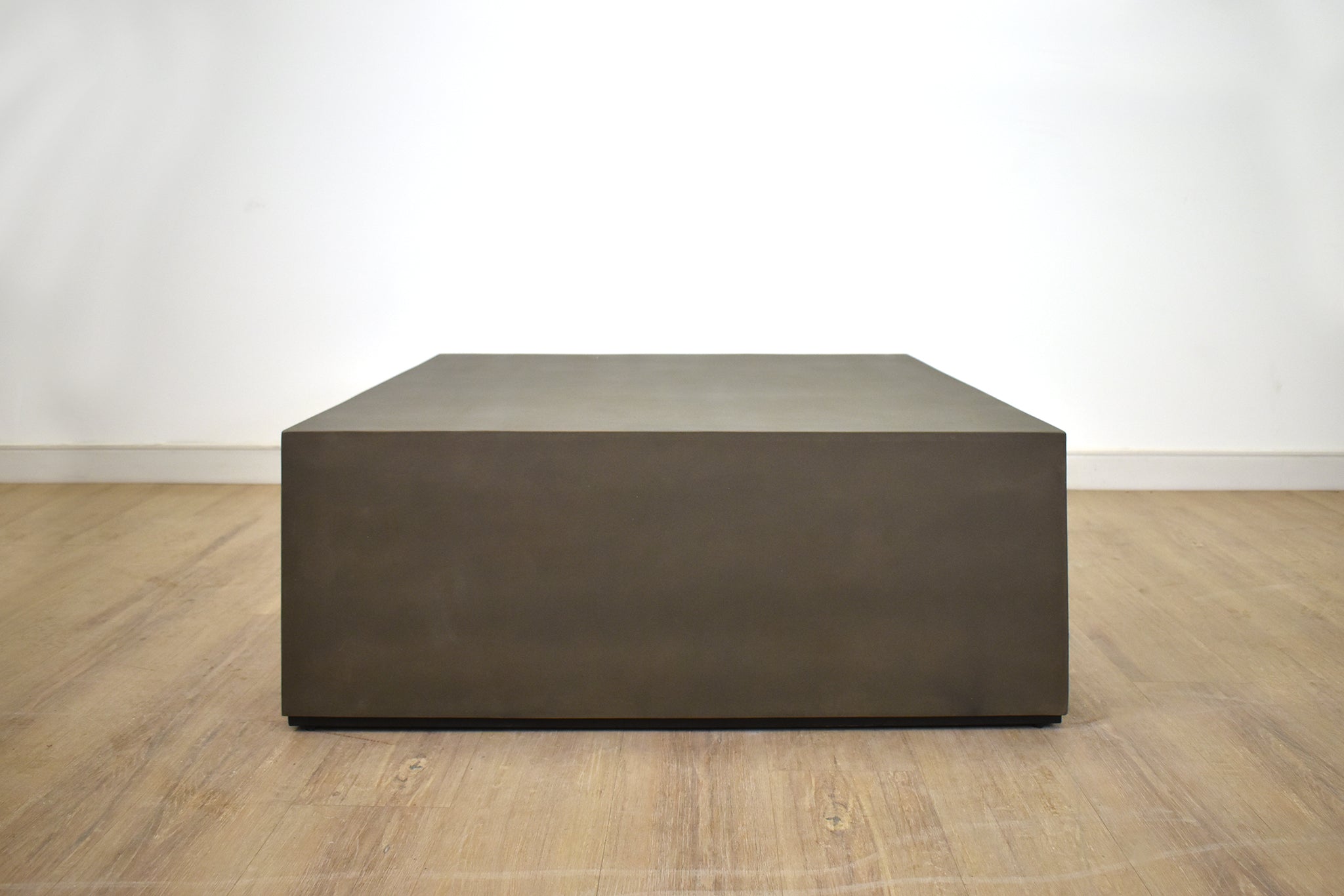 MUNICH LIVING ROOM TABLES