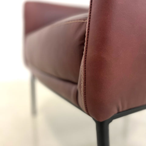 LM1067 CLUB CHAIR TOBACCO