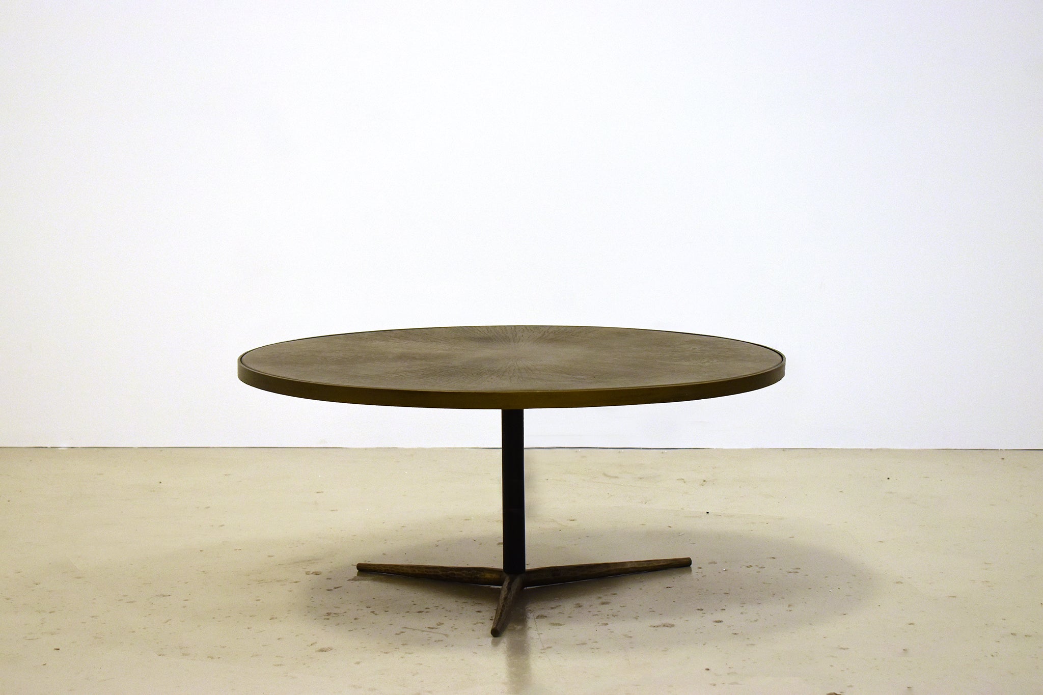 LM1040 LIVING ROOM TABLES